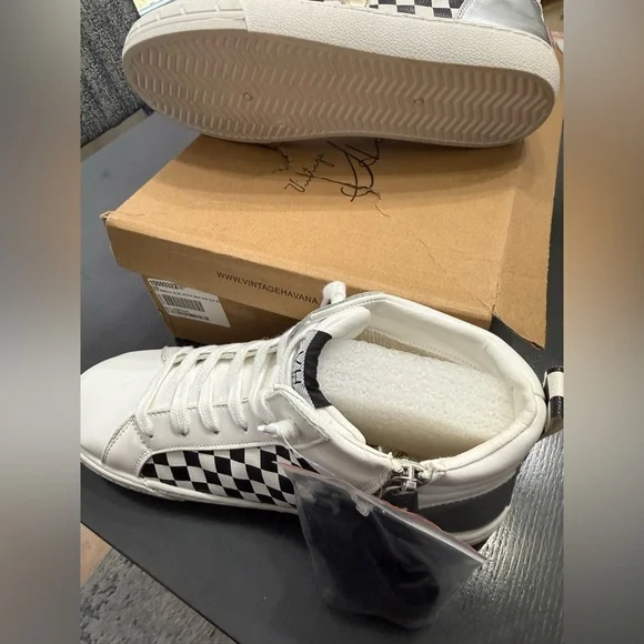 Vintage Havana Womens LEXI White
Casual And Fashion Sneakers 8.5
NEW - Picture 6 of 9